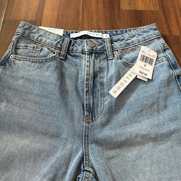 NWT Tinseltown Ripped Hi-Rise Straight Leg Distressed Darling Wash Jeans Size 9 - Picture 6 of 12